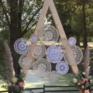 Arche triangle en bois à décorer pour votre cérémonie de mariage